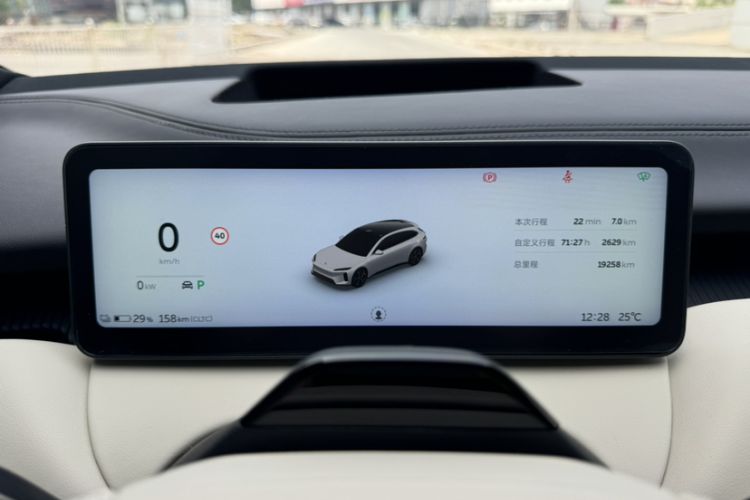 Used Nio ET5T 2025 75 kWh Touring Odometer Close Up
