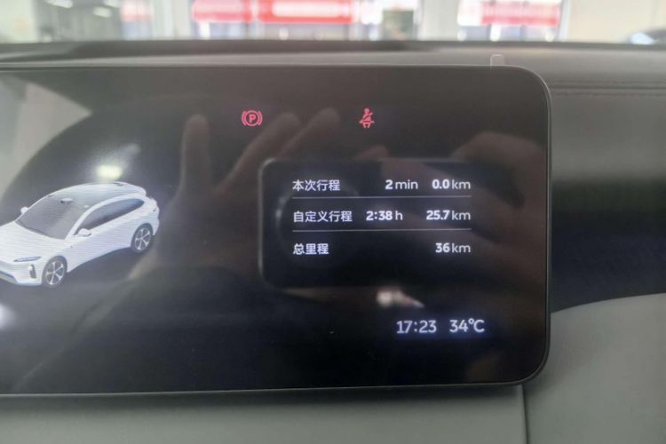 Used Nio ET5T 2025 75 kWh Touring Odometer Close Up
