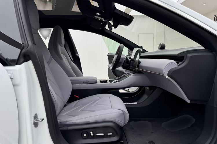 Used Nio ET5T 2025 75 kWh Touring Right Front Seat