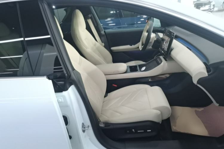 Used Nio ET5T 2025 75 kWh Touring Right Front Seat