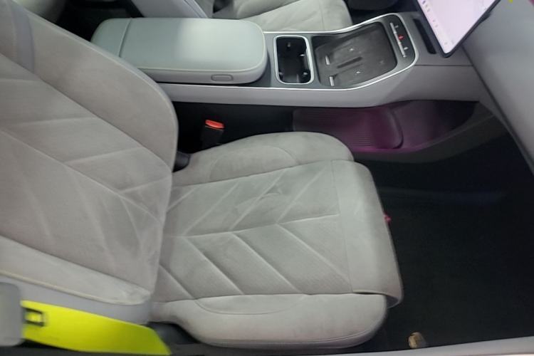 Used Nio ET5T 2025 75 kWh Touring Right Front Seat