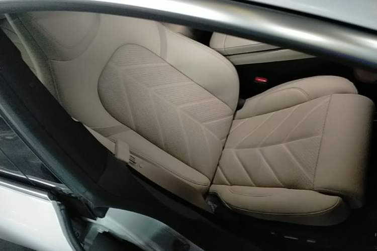 Used Nio ET5T 2025 75 kWh Touring Right Front Seat