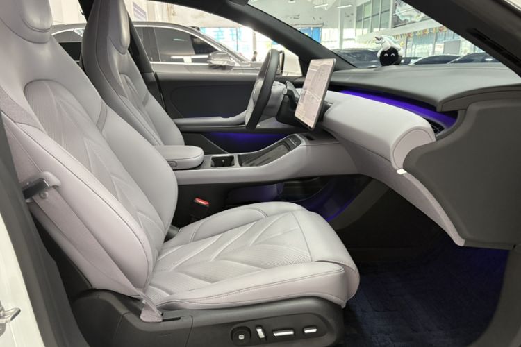 Used Nio ET5T 2025 75 kWh Touring Right Front Seat