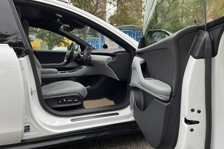 Used Nio ET5T 2025 75 kWh Touring Right Front Seat