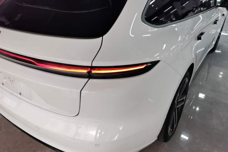 Used Nio ET5T 2025 Model Champion Commemorative Edition, 100kWh Touring Right Rear Taillight