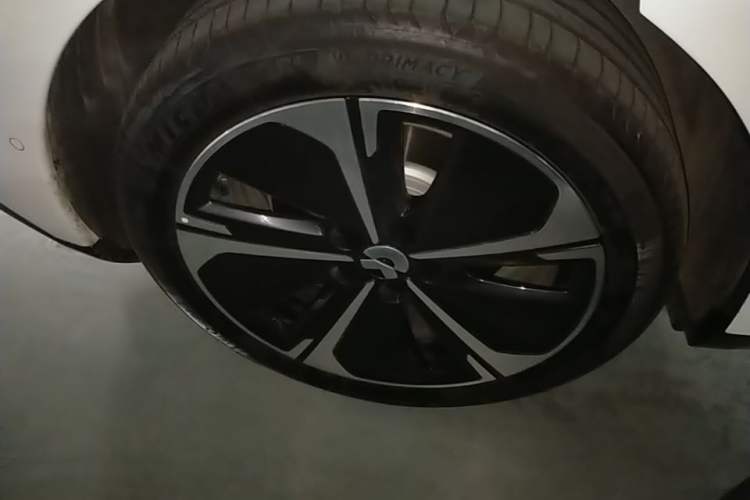 Used Nio ET5T 2025 75 kWh Touring Right Rear Wheel Hub