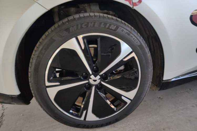 Used Nio ET5T 2025 75 kWh Touring Right Rear Wheel Hub