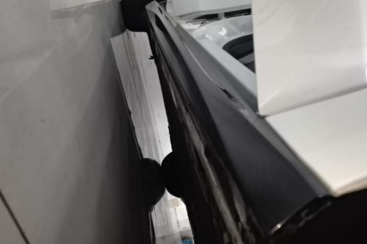 Used Nio ET5T 2025 75 kWh Touring Right Side Sill