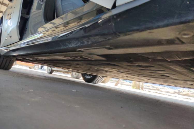 Used Nio ET5T 2025 75 kWh Touring Right Side Sill