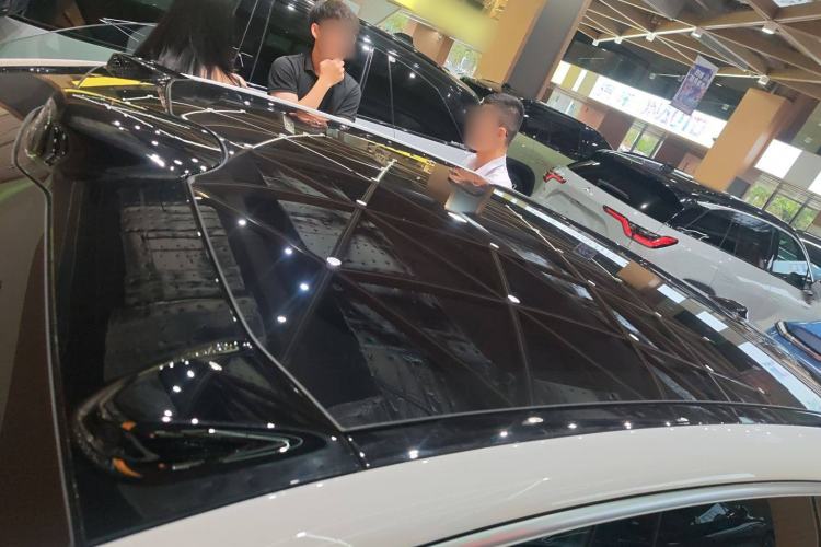 Used Nio ET5T 2025 75 kWh Touring Roof
