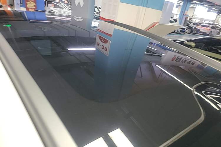 Used Nio ET5T 2025 75 kWh Touring Roof