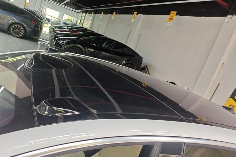Used Nio ET5T 2025 75 kWh Touring Roof