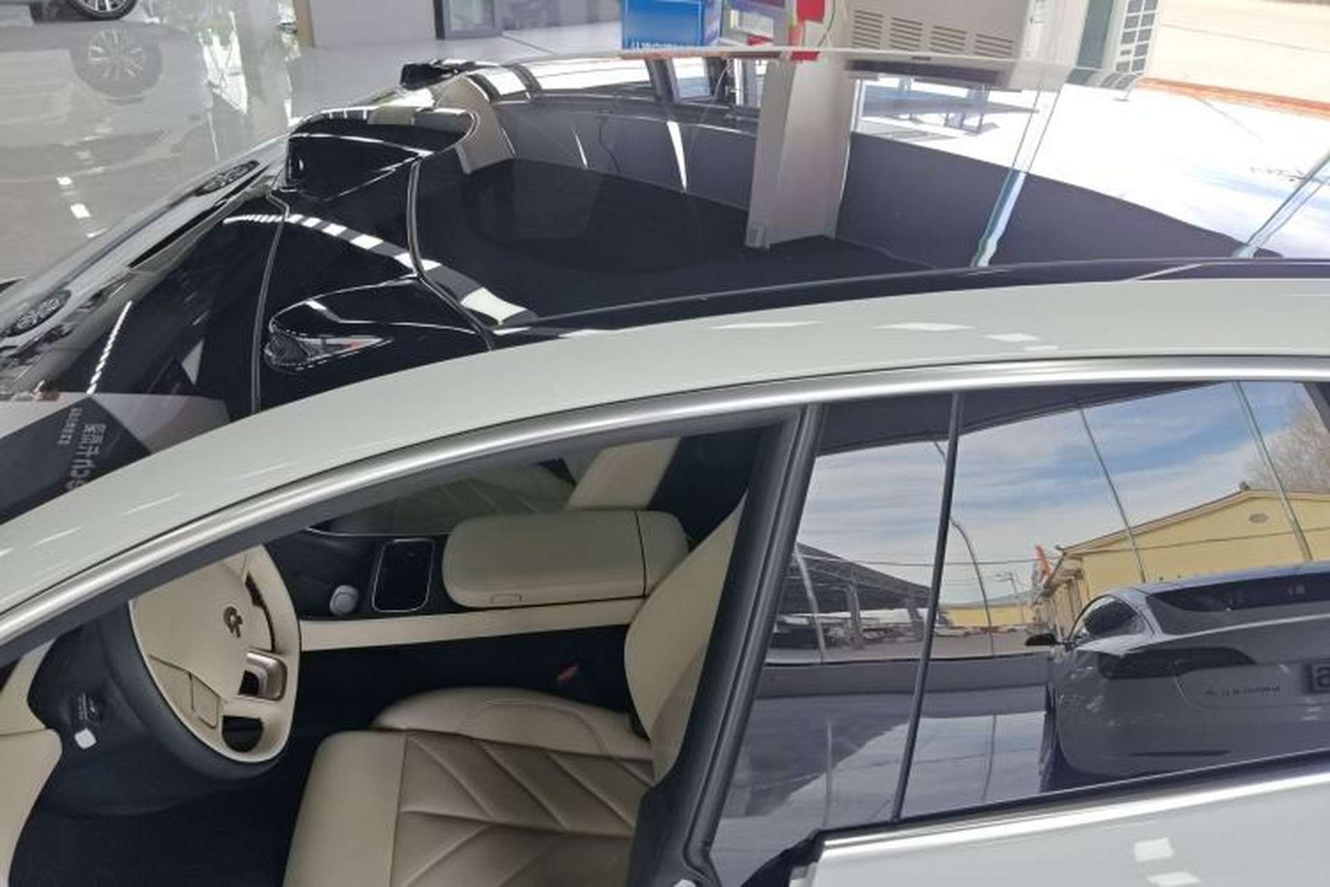 Used Nio ET5T 2025 75 kWh Touring Roof