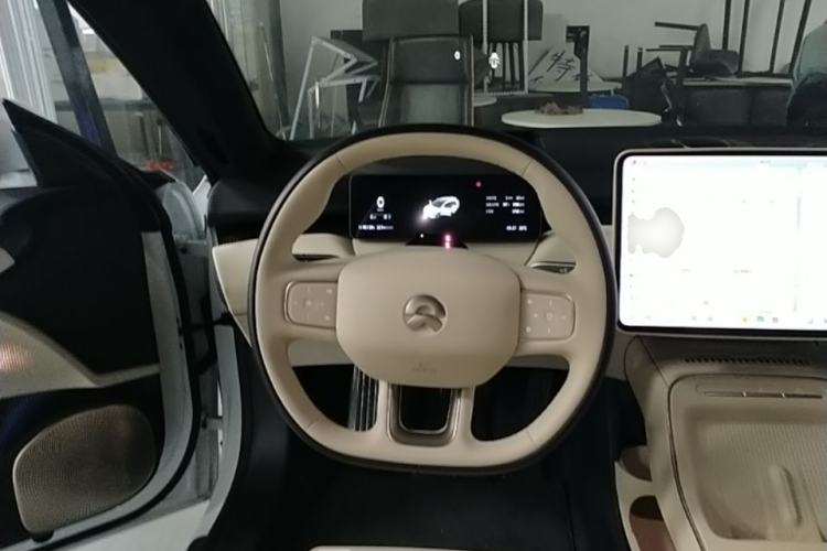 Used Nio ET5T 2025 75 kWh Touring Steering Wheel