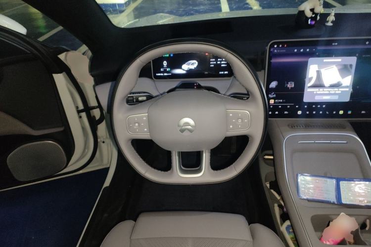 Used Nio ET5T 2025 75 kWh Touring Steering Wheel