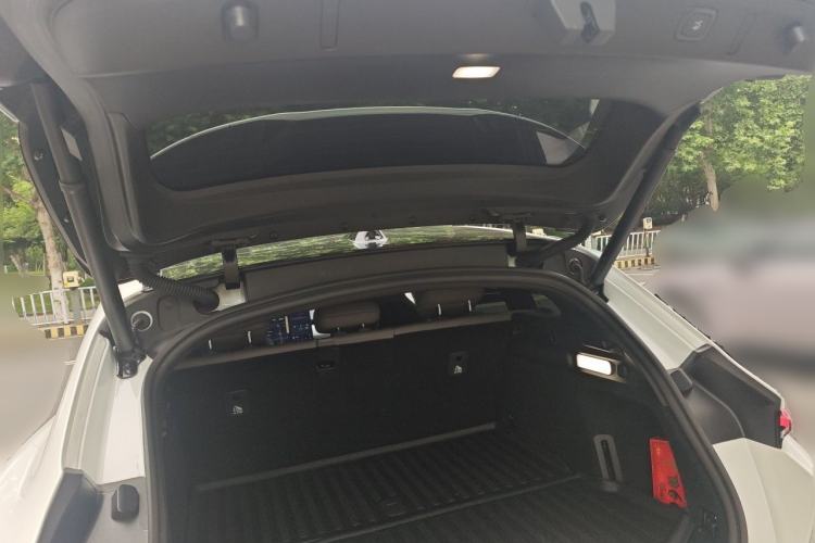 Used Nio ET5T 2025 75 kWh Touring Trunk