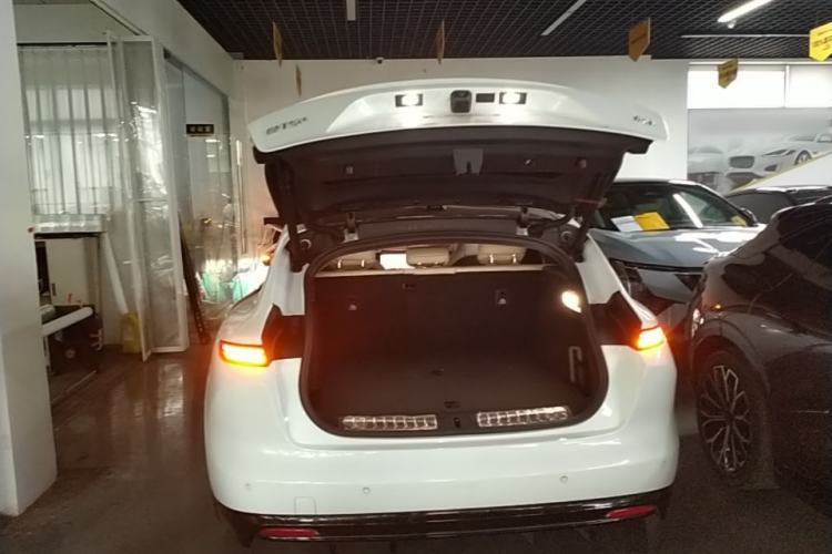 Used Nio ET5T 2025 75 kWh Touring Trunk