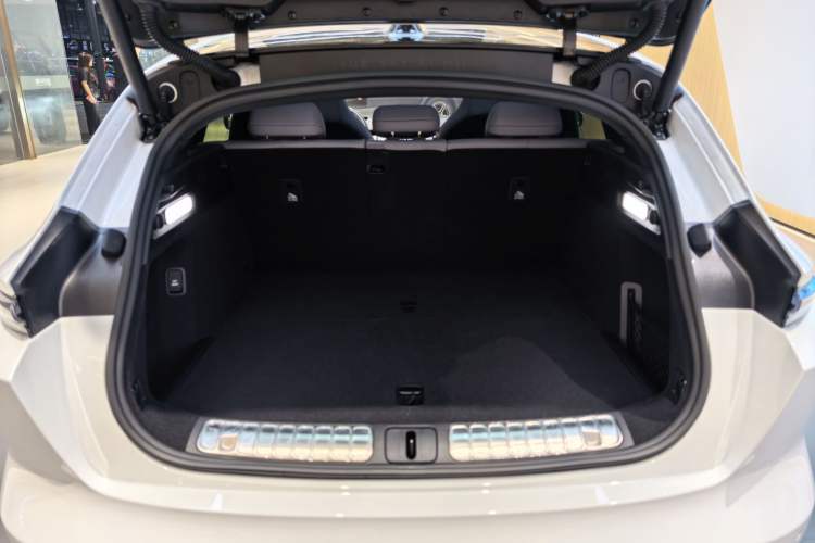 Used Nio ET5T 2025 75 kWh Touring
