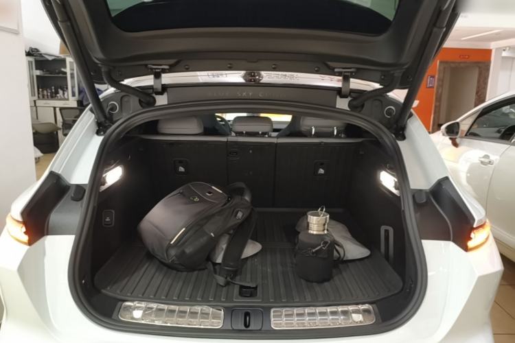 Used Nio ET5T 2025 75 kWh Touring Trunk