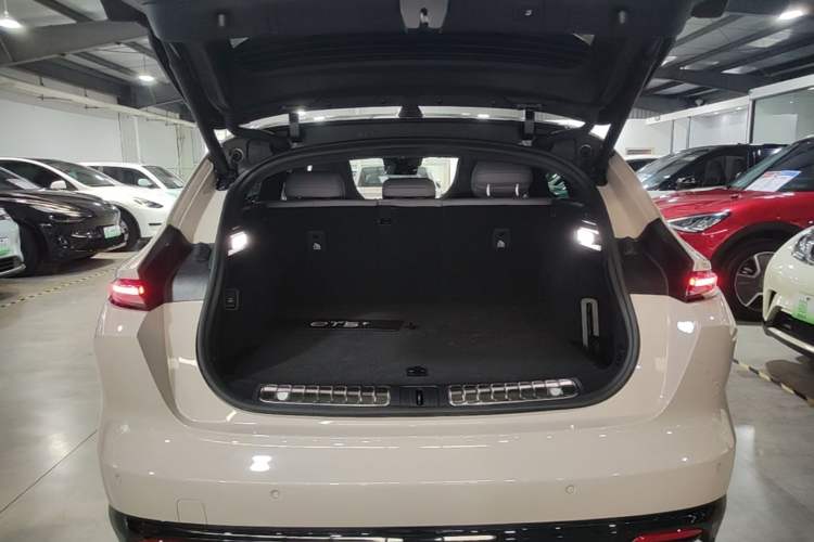 Used Nio ET5T 2025 75 kWh Touring Trunk