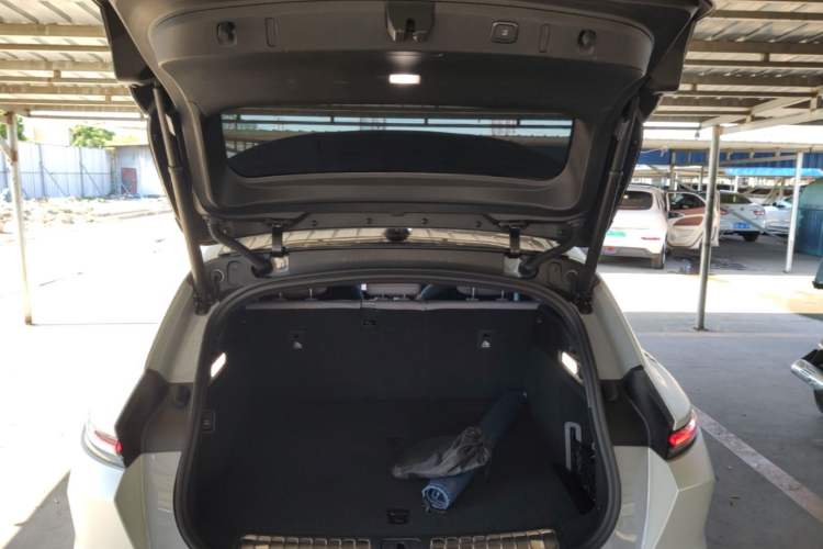 Used Nio ET5T 2025 75 kWh Touring Trunk