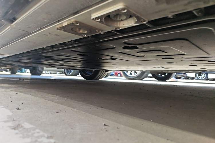 Used Nio ET5T 2026 Model 100kWh Touring Right Side Sill