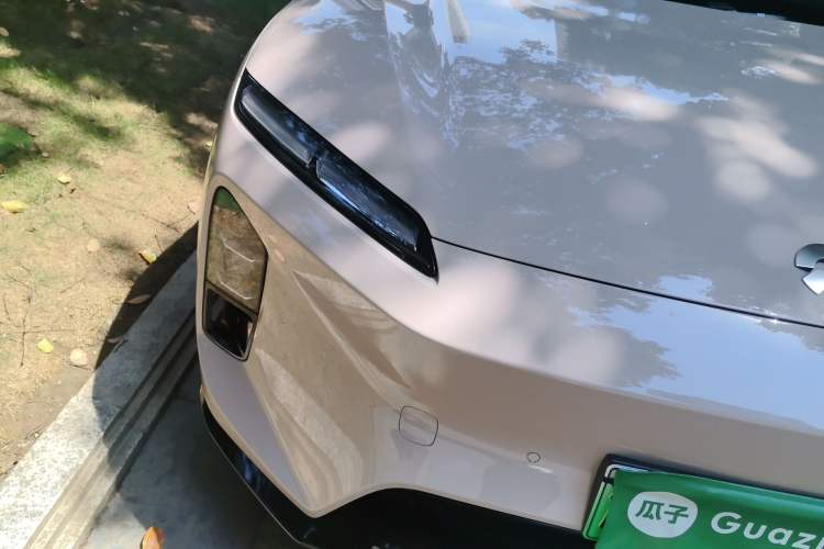 Used Nio ET5T 2026 Model 100kWh Touring Right Front Headlight