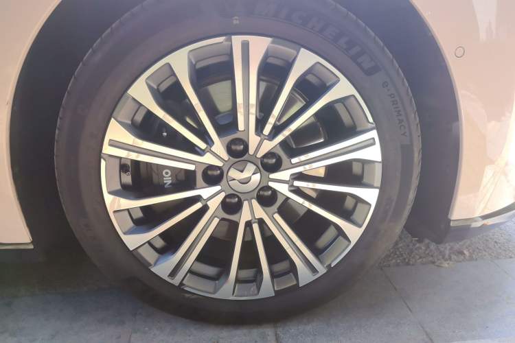 Used Nio ET5T 2026 Model 100kWh Touring Right Front Wheel Hub