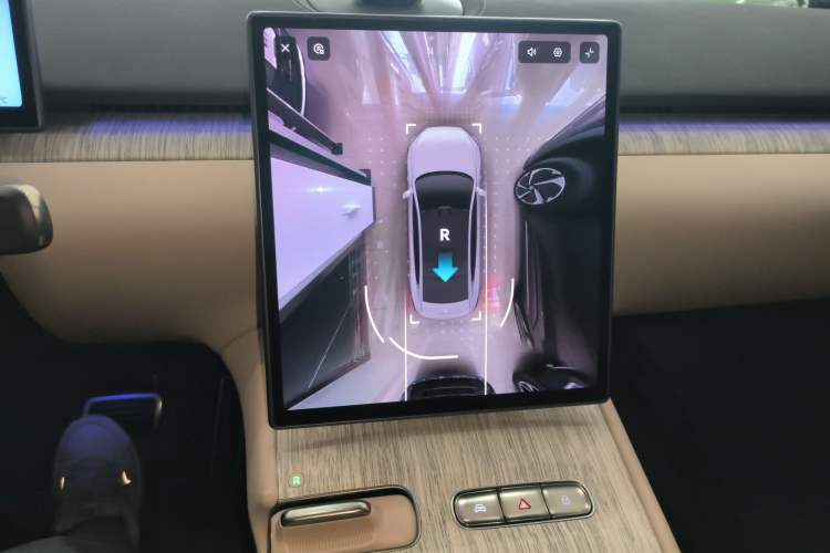 Used Nio ET7 2024 75 kWh Executive Edition Audio And AC Panel