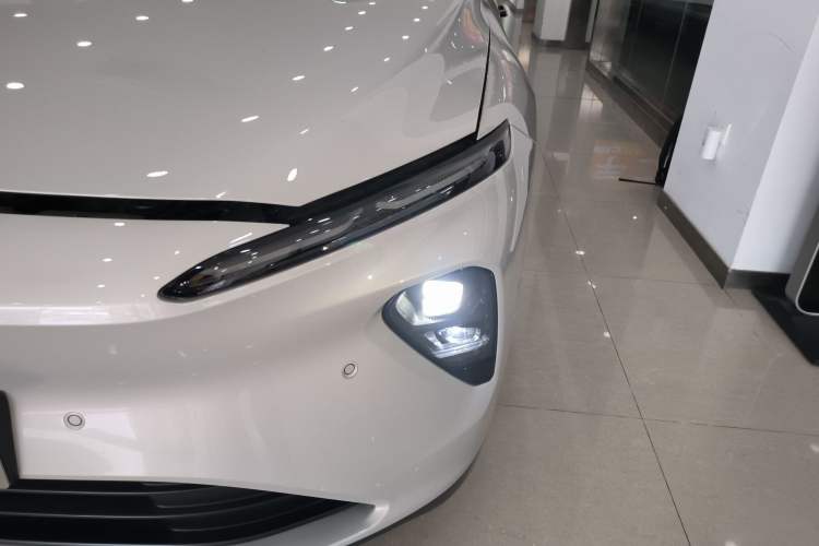 Used Nio ET7 2024 75 kWh Executive Edition Left Front Headlight