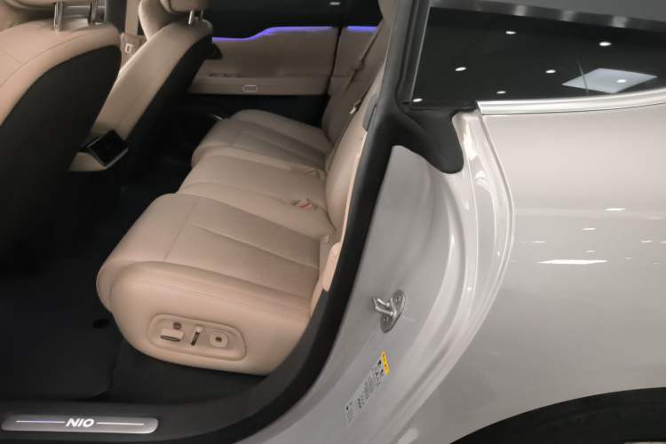 Used Nio ET7 2024 75 kWh Executive Edition Left Rear Seat