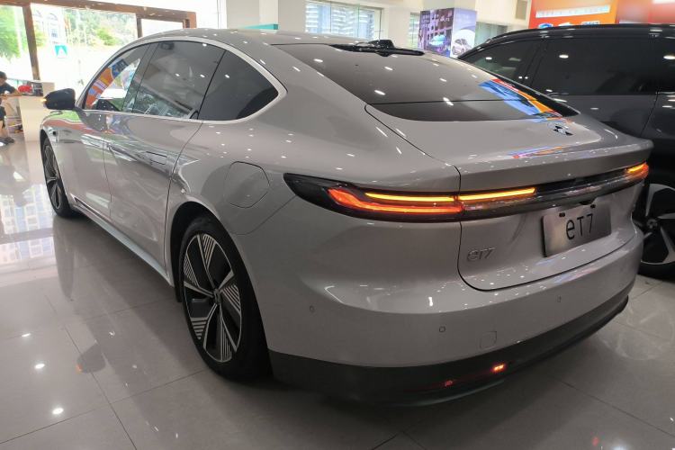 Used Nio ET7 2024 75 kWh Executive Edition Left Side