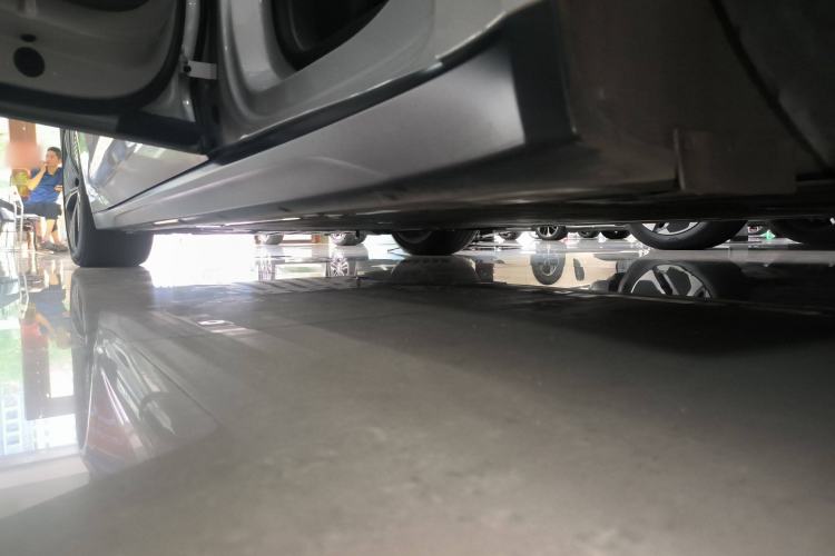 Used Nio ET7 2024 75 kWh Executive Edition Left Side Sill