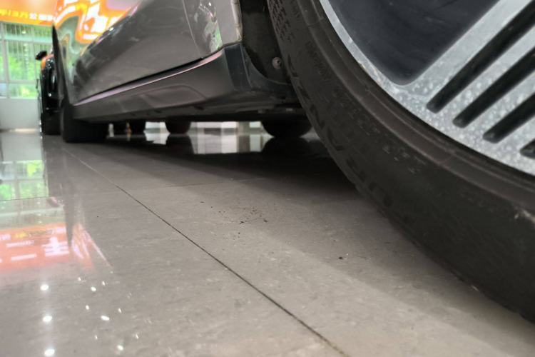 Used Nio ET7 2024 75 kWh Executive Edition Right Side Sill