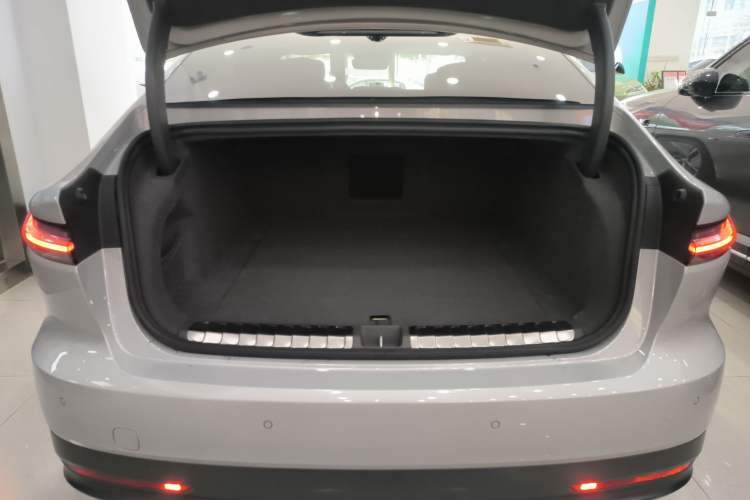 Used Nio ET7 2024 75 kWh Executive Edition Trunk