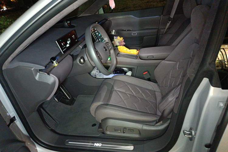 Used Nio ET7 2024 75 kWh Executive Signature Edition Left Front Seat