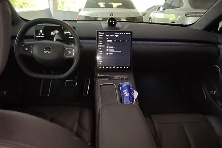 Used Nio ET7 2022 75 kWh Center Console
