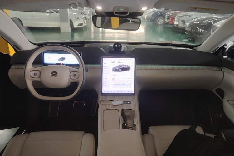 Used Nio ET7 2022 100kWh First Edition Center Console