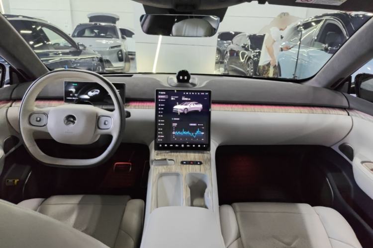 Used Nio ET7 2022 100kWh First Edition Center Console