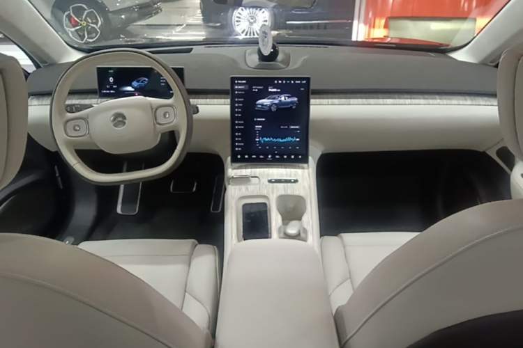 Used Nio ET7 2022 100kWh First Edition Center Console