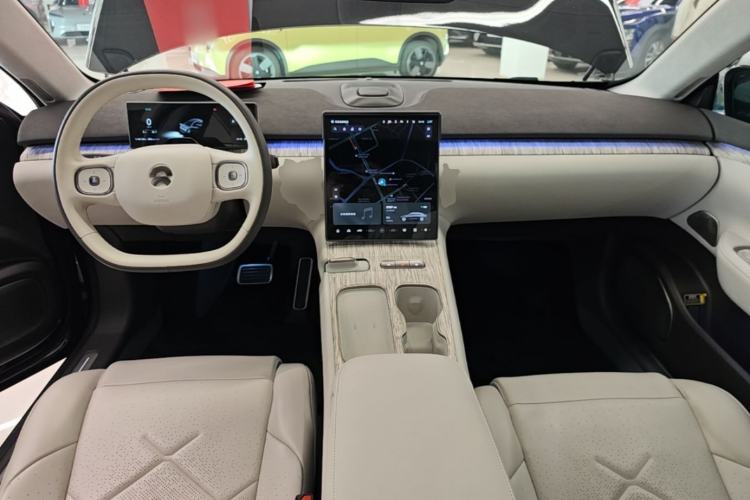 Used Nio ET7 2022 75 kWh Center Console