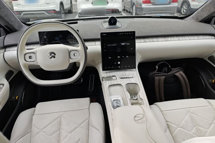 Used Nio ET7 2022 100kWh First Edition Center Console
