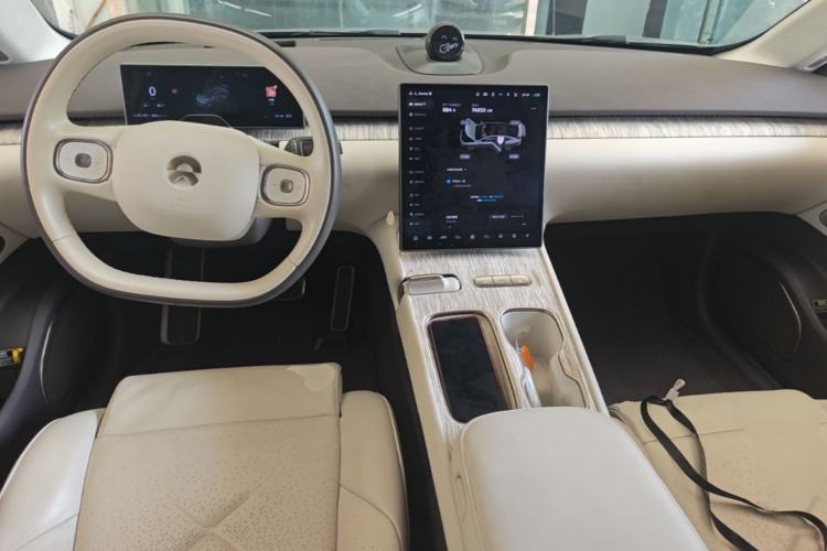 Used Nio ET7 2022 100kWh First Edition Center Console