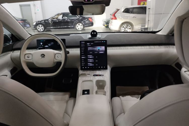 Used Nio ET7 2022 100kWh First Edition Center Console