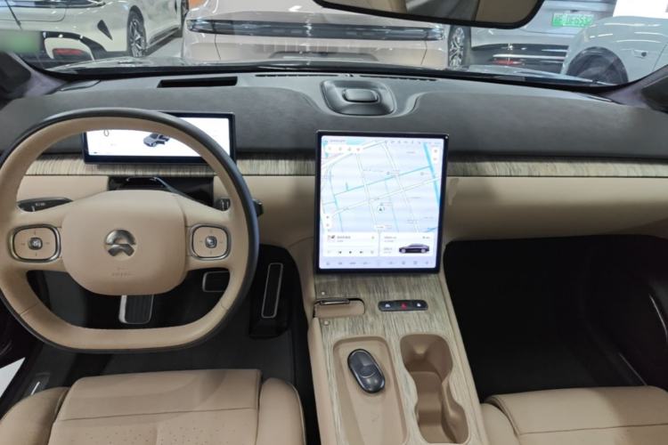 Used Nio ET7 2022 75 kWh Center Console