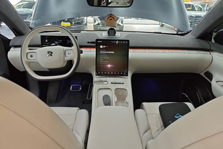 Used Nio ET7 2022 100kWh First Edition Center Console