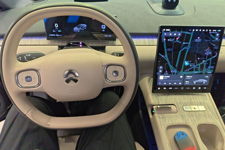 Used Nio ET7 2022 100 kWh Center Console