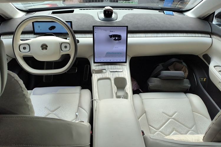 Used Nio ET7 2022 100kWh First Edition Center Console