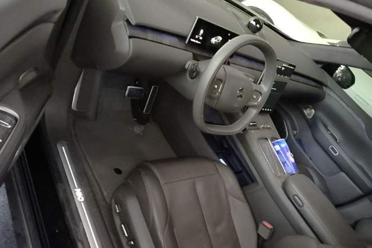Used Nio ET7 2022 75 kWh Driver Seat