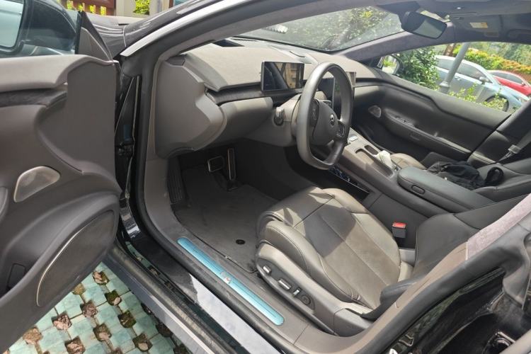 Used Nio ET7 2022 75 kWh Driver Seat